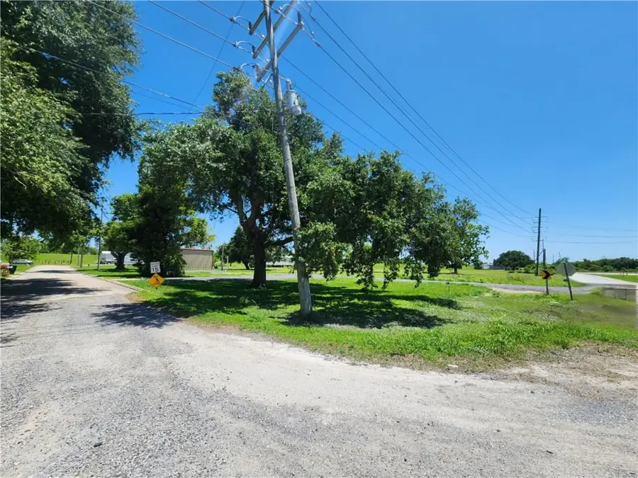 113 Oak Ridge Lane, Port Sulphur, LA 70083 - #2