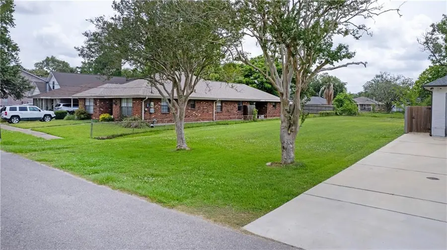 617 Woodward Avenue, Harahan, LA 70123 - #2