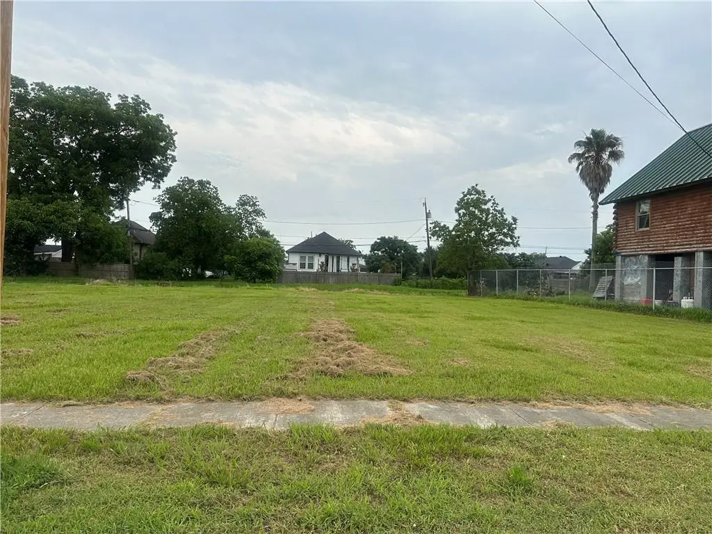 1705 Center Street, Arabi, LA 70032 - #1