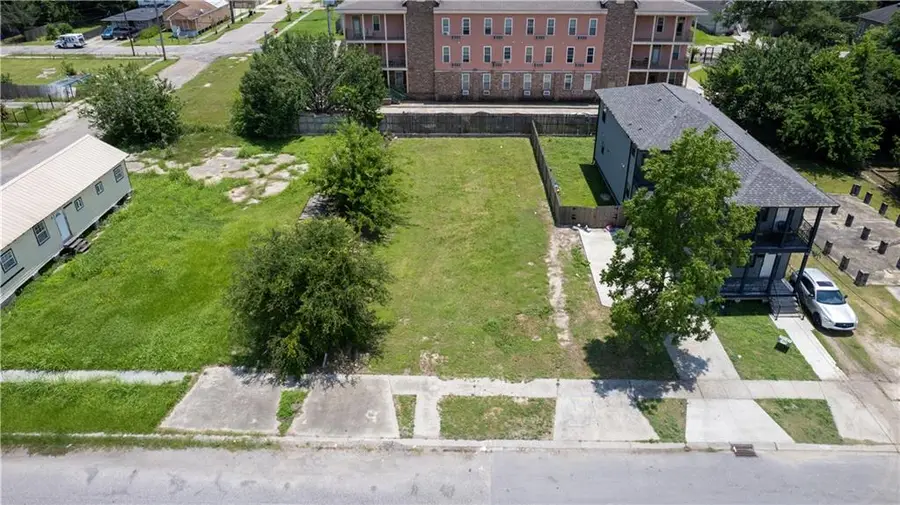 1427 Lamanche Street, New Orleans, LA 70117 - #3