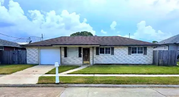 2716 Volpe Drive, Chalmette, LA 70043