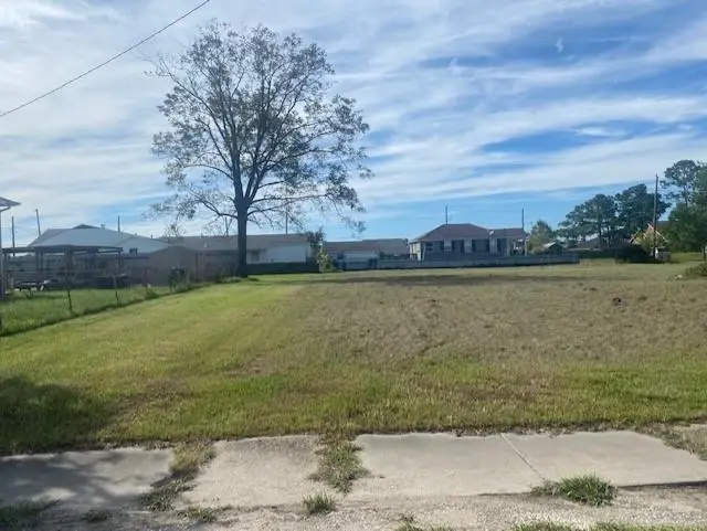 606 Chalmette Avenue, Chalmette, LA 70043 - #2
