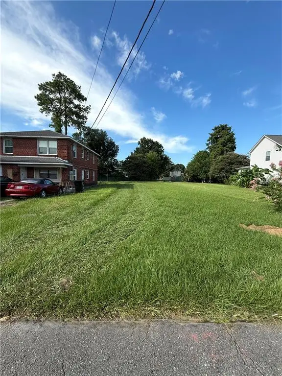 721 Marais Street, Chalmette, LA 70043