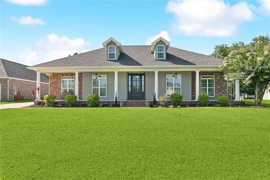 825 S Fashion Boulevard, Hahnville, LA 70057 - #1