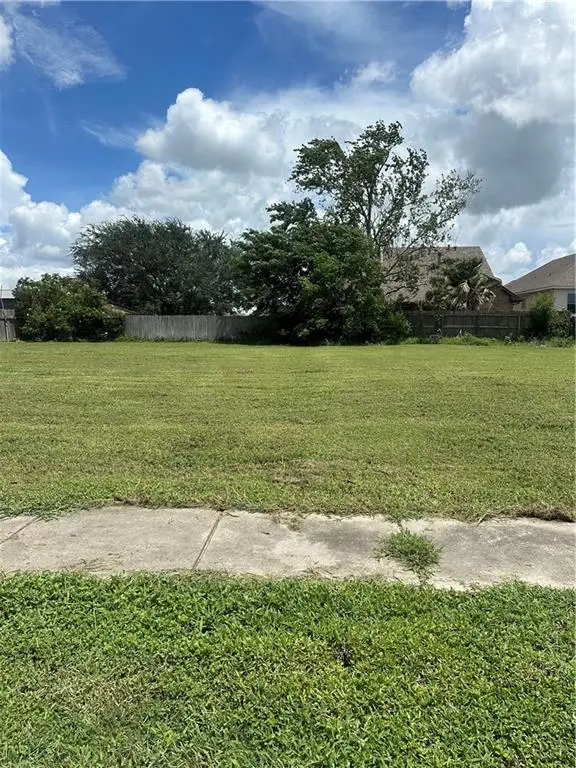 8325 Creole Drive, Chalmette, LA 70043