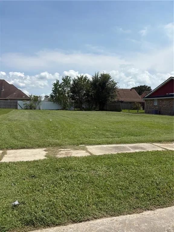 3020 Lakewood Drive, Violet, LA 70092