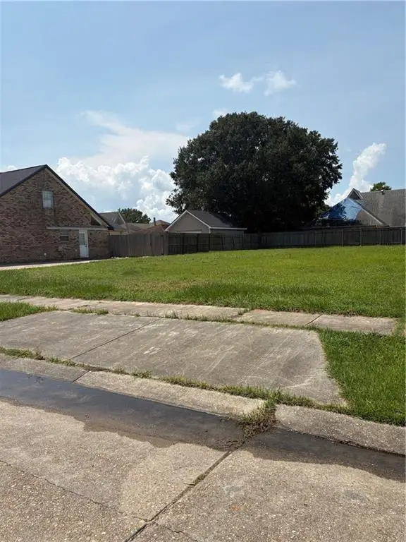 3021 Oak Drive, Violet, LA 70092