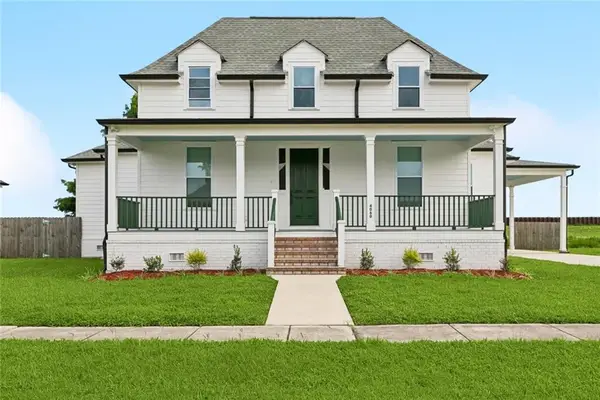 4060 Hamlet Place, Chalmette, LA 70043