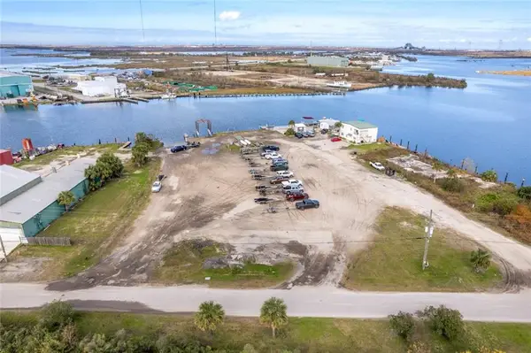 316 Marina Road, Chalmette, LA 70043