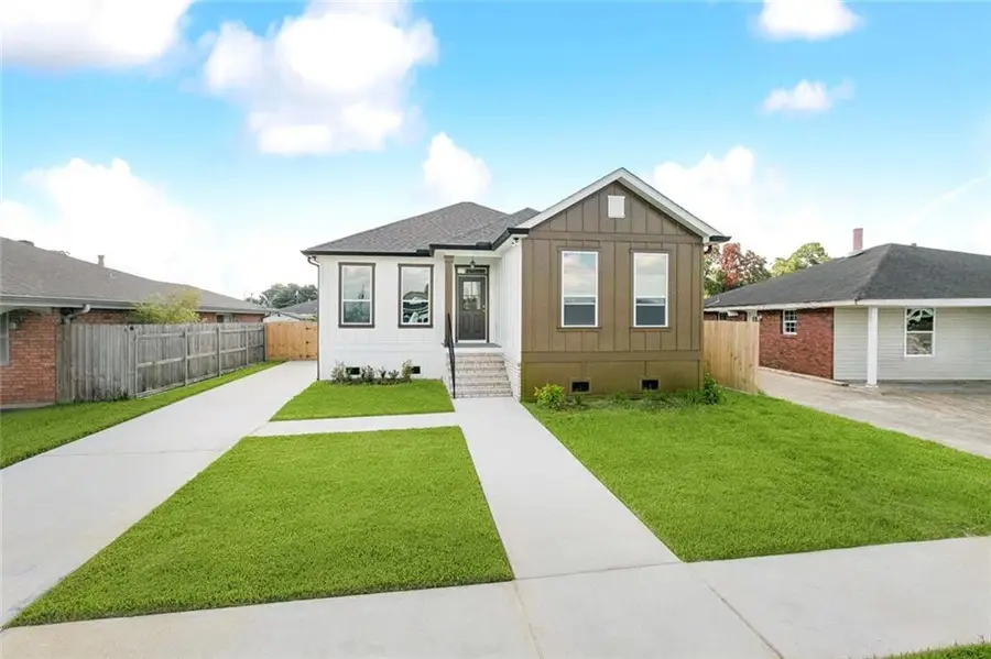 2225 Congressman Hebert Drive, Chalmette, LA 70043 - #2