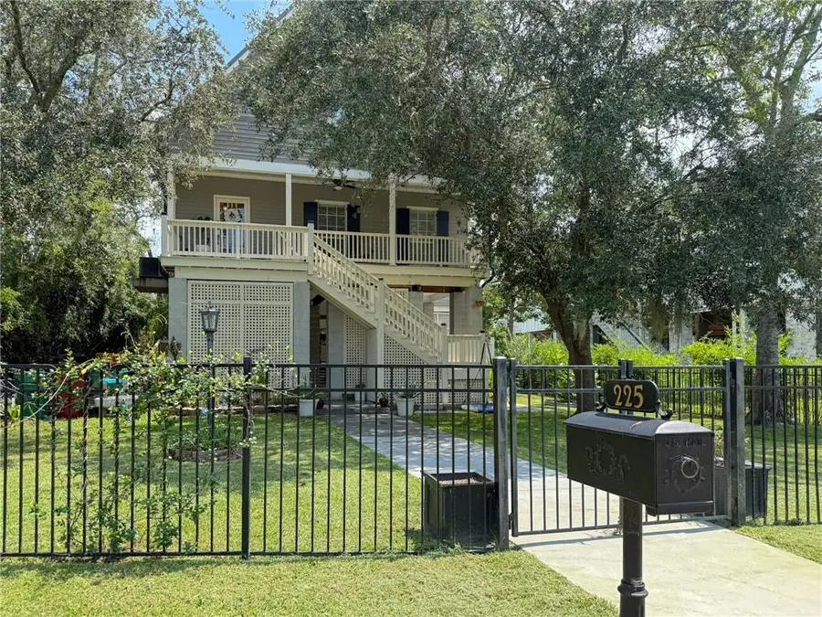 225 West Street, Mandeville, LA 70448 - #3