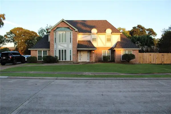 3509 Red Oak Court, New Orleans, LA 70131