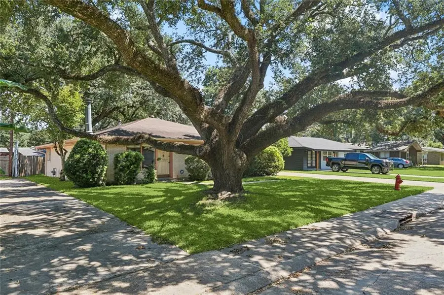 521 Melrose Drive, Laplace, LA 70068 - #3