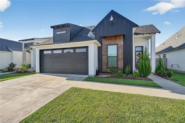 120 Lakes Edge Drive, Broussard, LA 70518