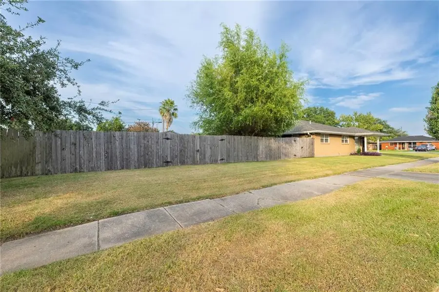 8721 Livingston Avenue, Chalmette, LA 70043 - #2
