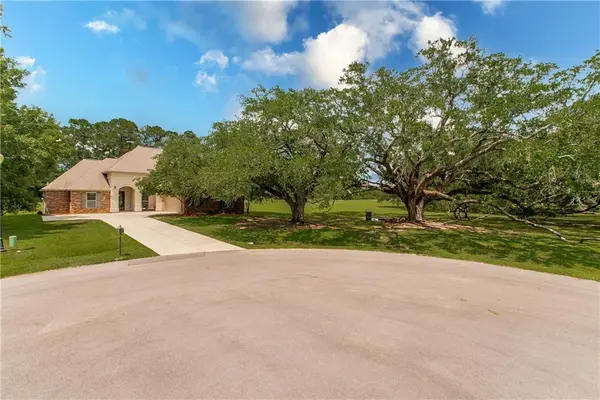 429 Katie Court, Madisonville, LA 70447