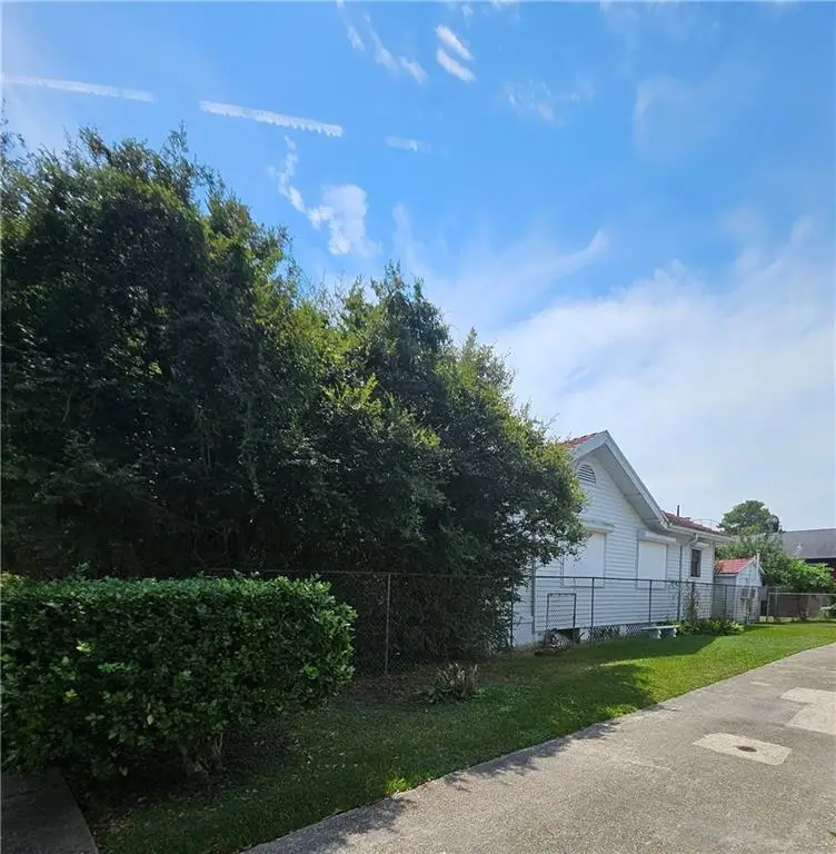 2300 Upperline Street, New Orleans, LA 70115 - #2