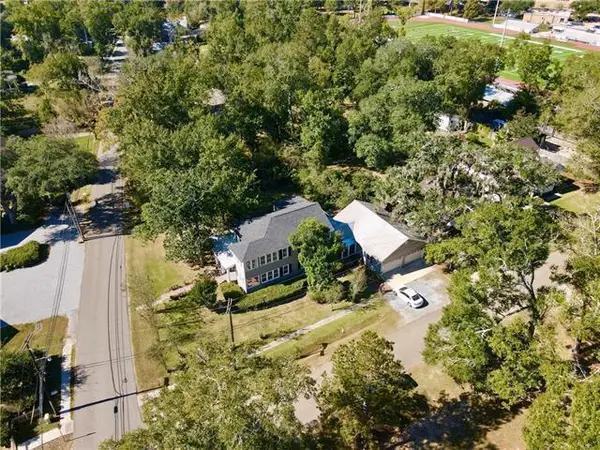 813 S Jahncke Avenue, Covington, LA 70433