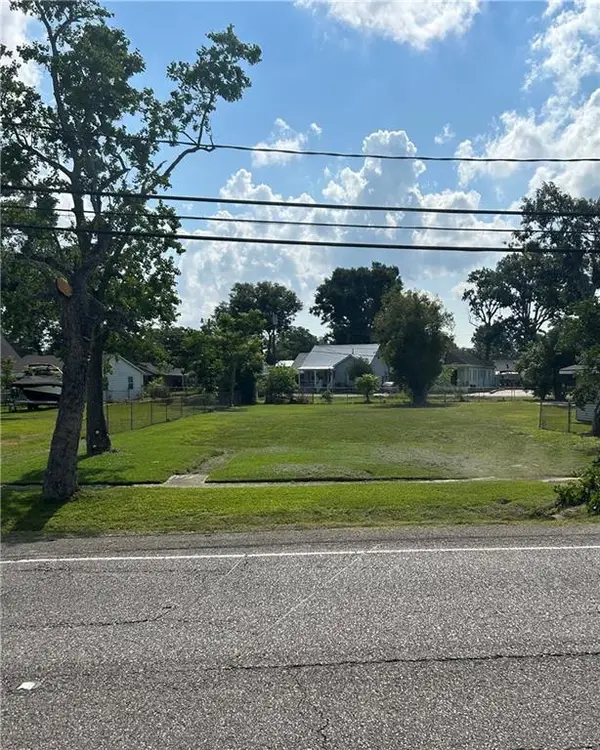 8425 Jefferson Highway, Harahan, LA 70123