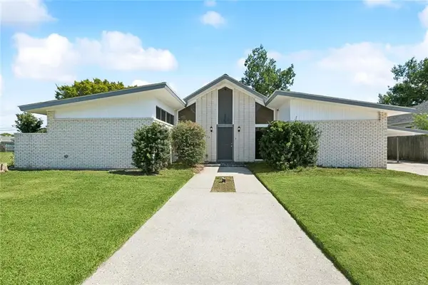 2437 Charles Drive, Chalmette, LA 70043