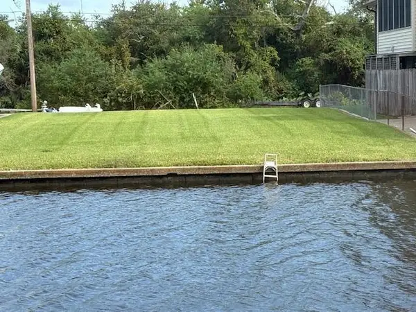 4921 Lisa Ann Drive, Barataria, LA 70036