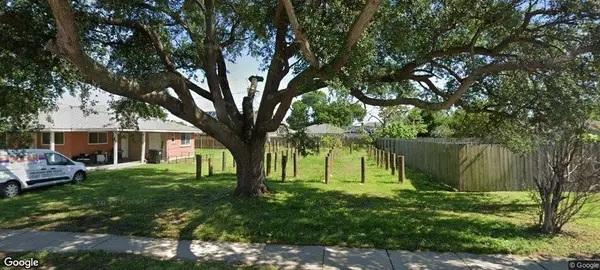 8713 Livingston Drive, Chalmette, LA 70043