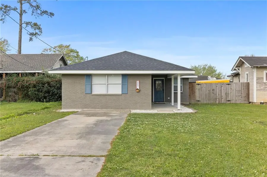 205 S 2nd Street, Ponchatoula, LA 70454 - #2
