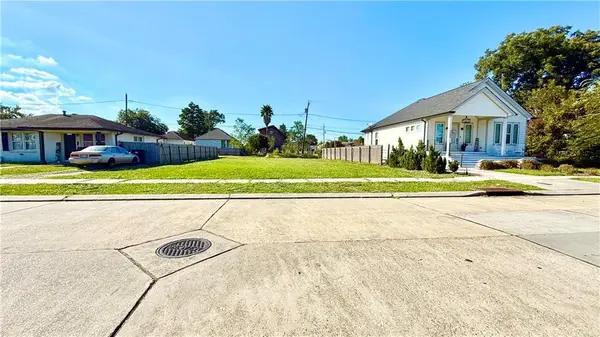 1540 Schnell Drive, Arabi, LA 70032