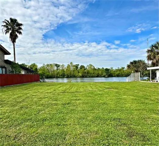 2432 South Lake Boulevard, Violet, LA 70092