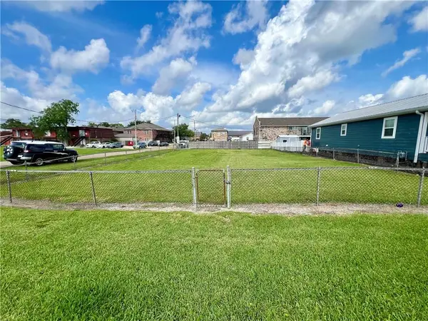 1626 Orpheum Avenue, Metairie, LA 70005