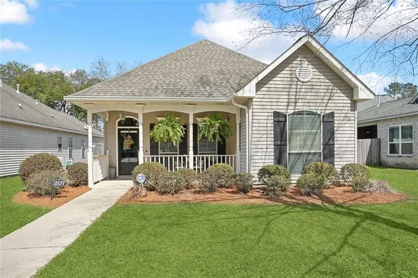 207 Carriage Pines Lane, Covington, LA 70435