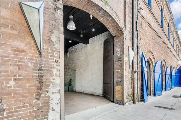 402 Julia Street #302, New Orleans, LA 70130