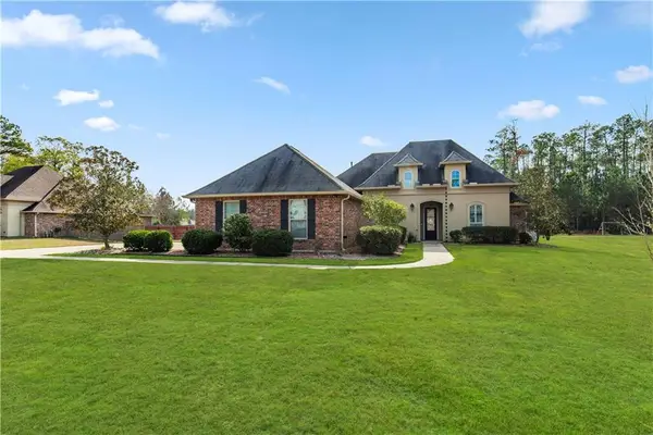402 Long Lake Drive, Covington, LA 70435