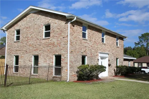 5630 Wimbledon Court, New Orleans, LA 70131