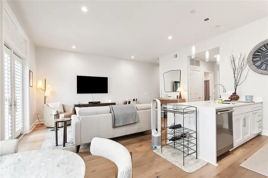 731 St Charles Avenue #311, New Orleans, LA 70130 - #3