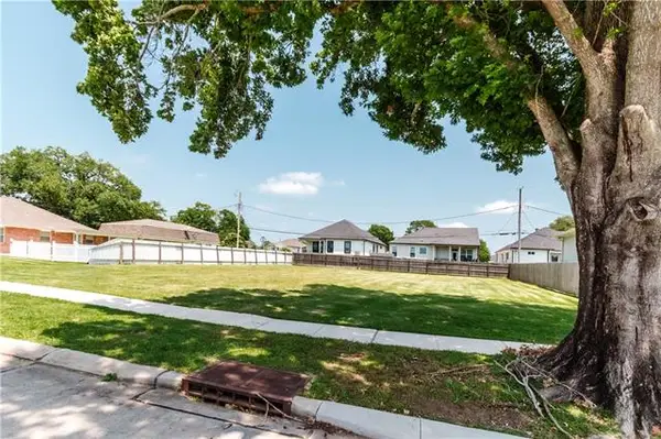 321 Bear Drive, Arabi, LA 70032