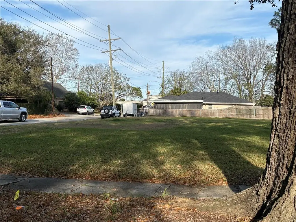 Willow Drive, Gretna, LA 70053 - #1