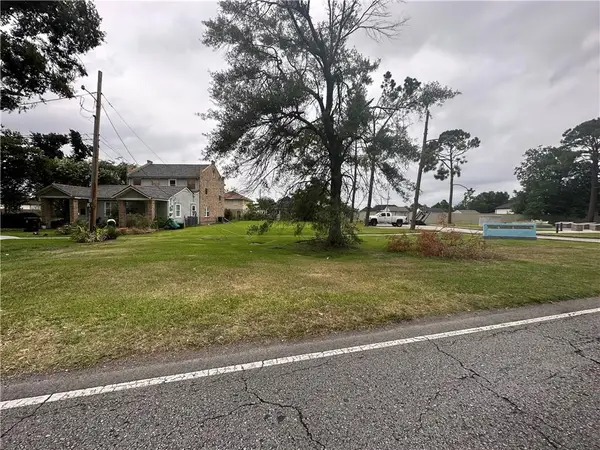 7215 W Judge Perez Drive, Arabi, LA 70032
