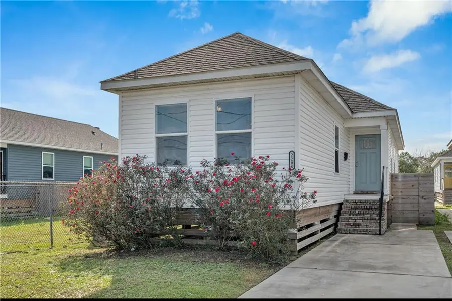 2208 Huey P Long Avenue, Gretna, LA 70053 - #2