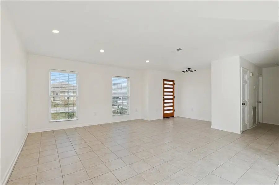 11120 Woodvine Lane, New Orleans, LA 70128 - #3