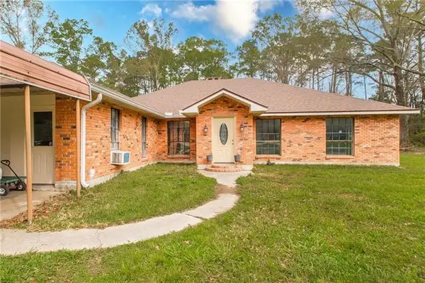 26000 Robertson Road, Holden, LA 70744