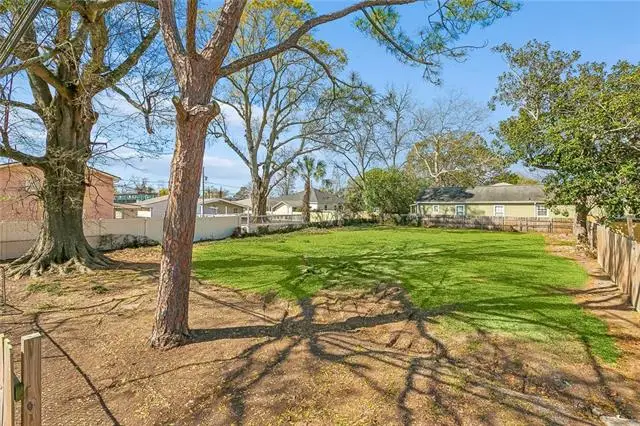 2605 Whitney Avenue, Gretna, LA 70056 - #1