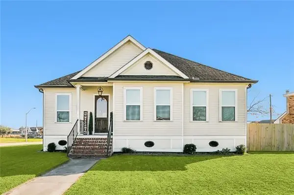 2825 Jean Lafitte Parkway, Chalmette, LA 70043