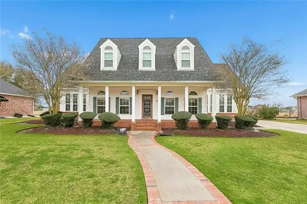 1304 Lake Louise Drive, Gretna, LA 70056