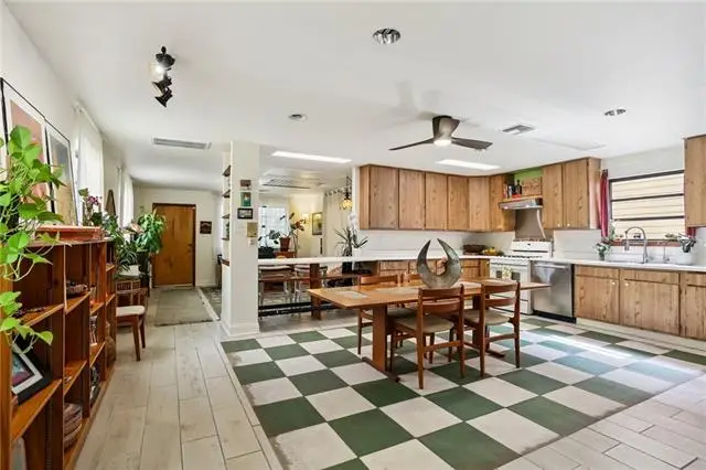 1037 Port Street, New Orleans, LA 70117 - #3