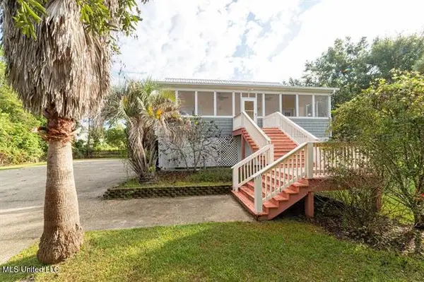 408 Waveland Avenue, Waveland, MS 39576
