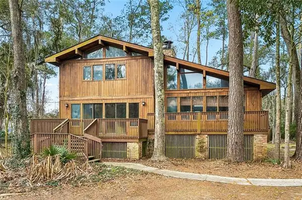 1230 Monroe Street, Mandeville, LA 70448