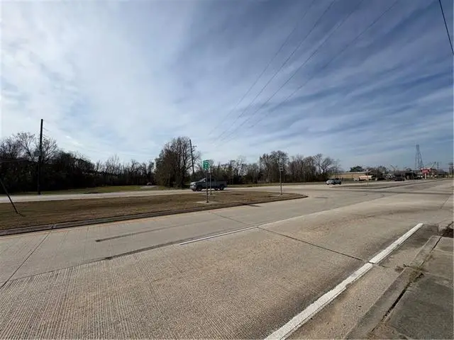 Us-90 Walk, Bridge City, LA 70094 - #1