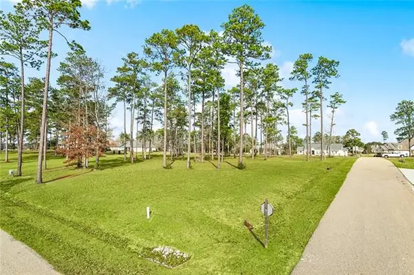 131 Hidden Lake Loop, Abita Springs, LA 70420
