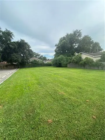 1516 Seville Drive, New Orleans, LA 70122